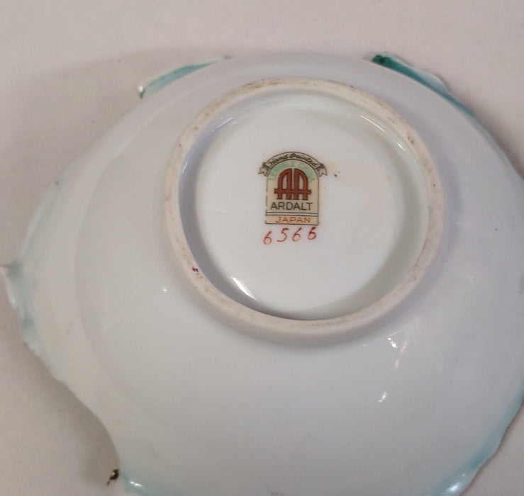 SMALL JAPANESE LEAF BOWL