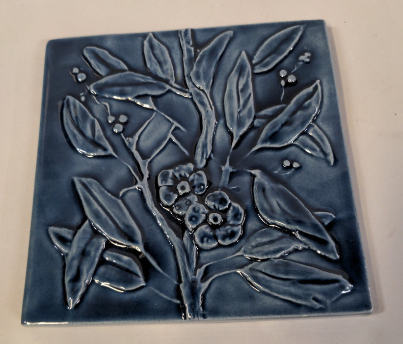 GLAZED BLUE FLORAL TILE