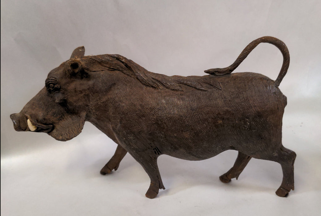 FINELY CARVED AFRICAN WARTHOG