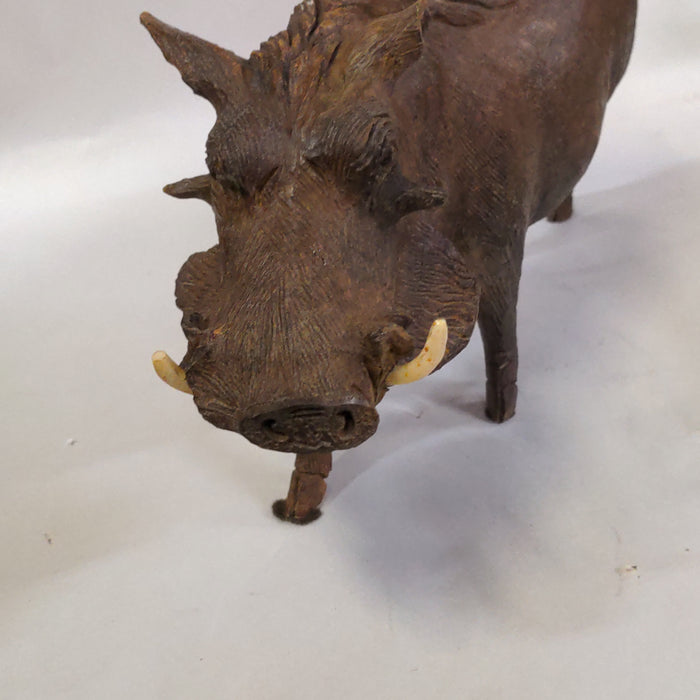 FINELY CARVED AFRICAN WARTHOG