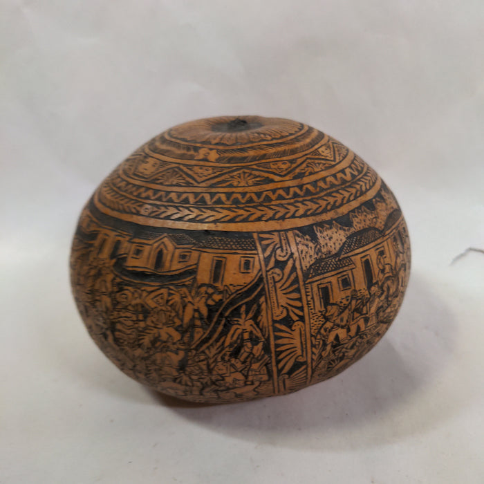 ORNATE SOUTH AMERICAN INCISED GOURD