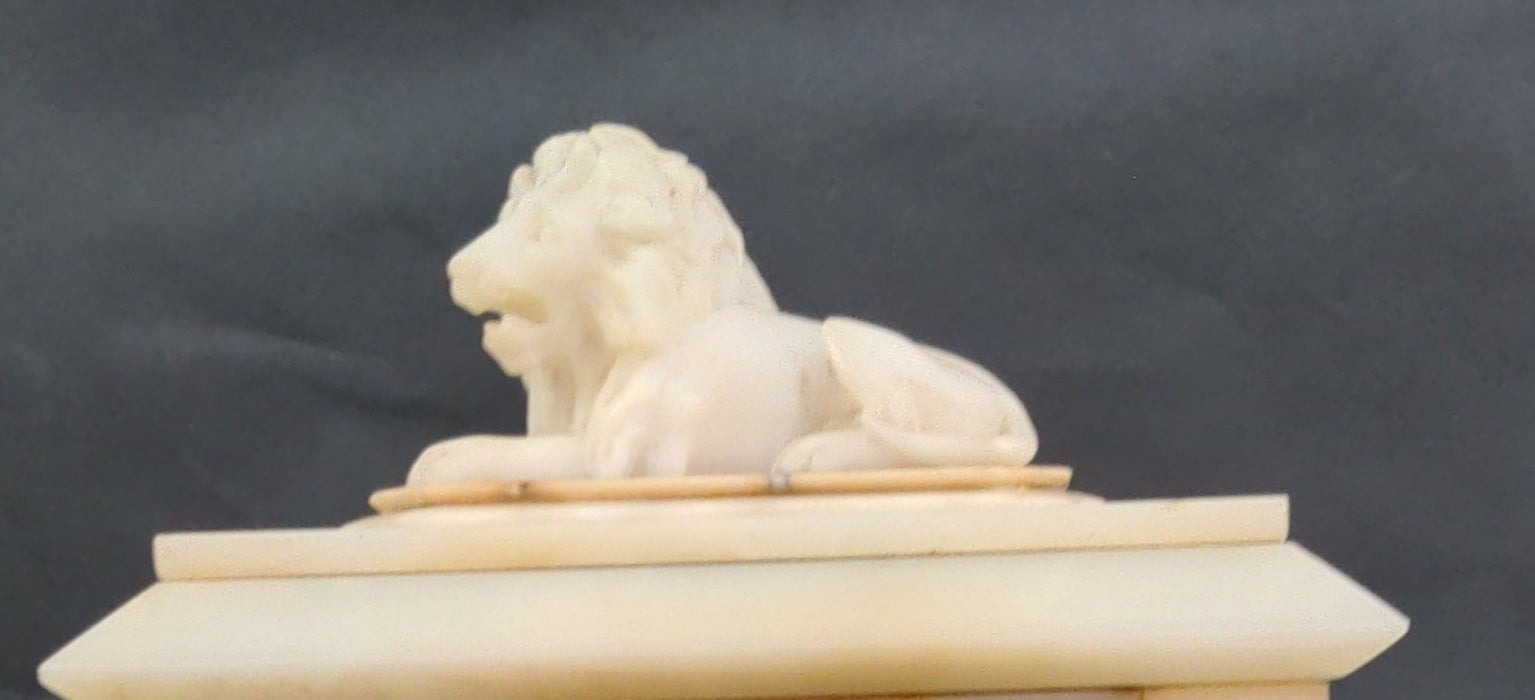 WHITE MARBLE MANTLE CLOCK WITH ORMOLU AND LION