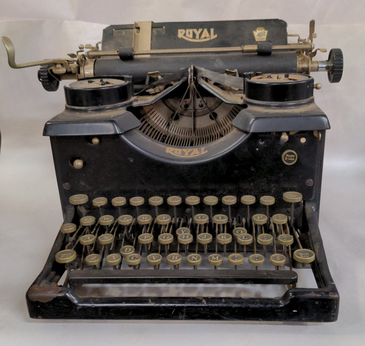 EARLY ROYAL TYPEWRITER
