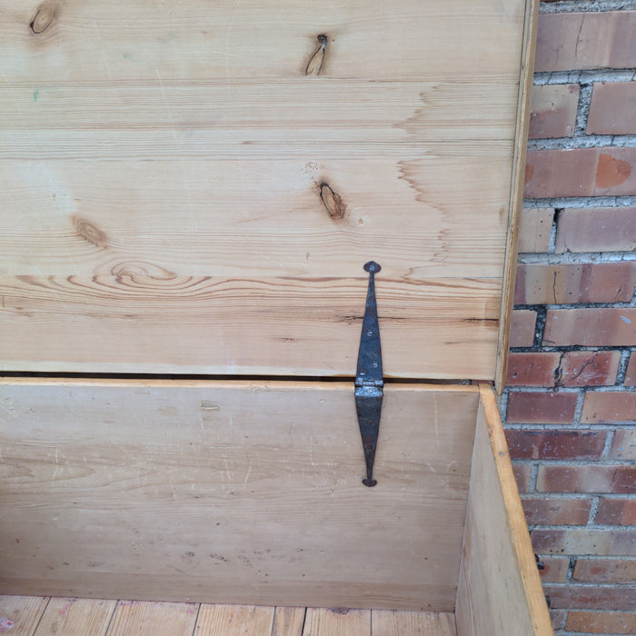 PINE DOVETALED TRUNK ON STAND