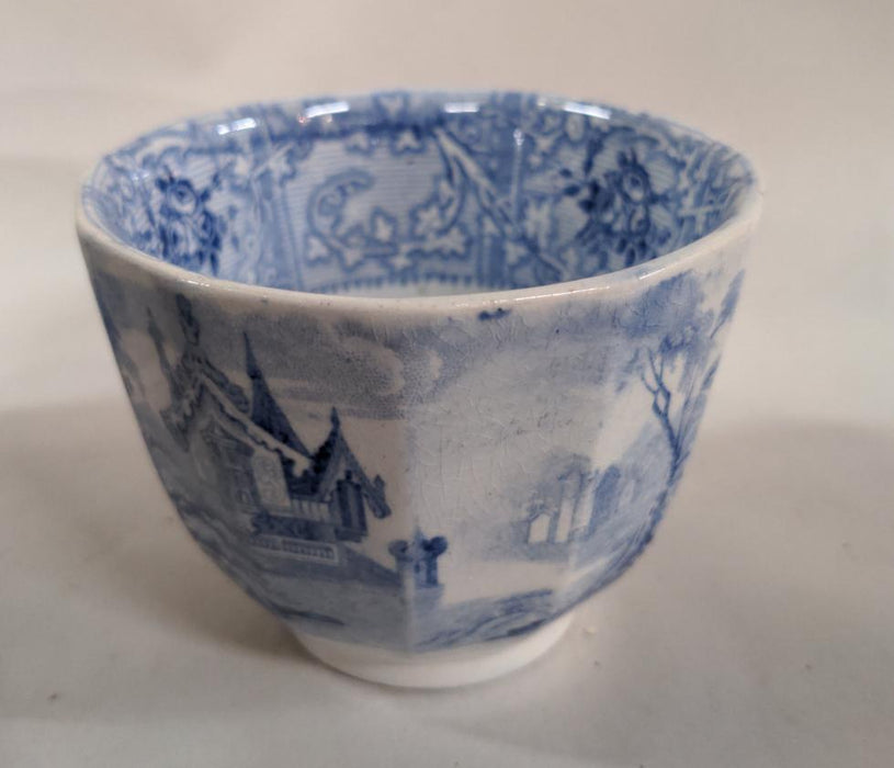 EARLY BLUE AND WHITE DAVENPORT TEA CUP