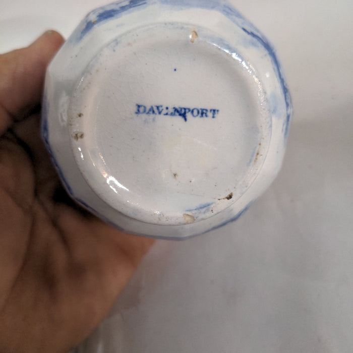 EARLY BLUE AND WHITE DAVENPORT TEA CUP
