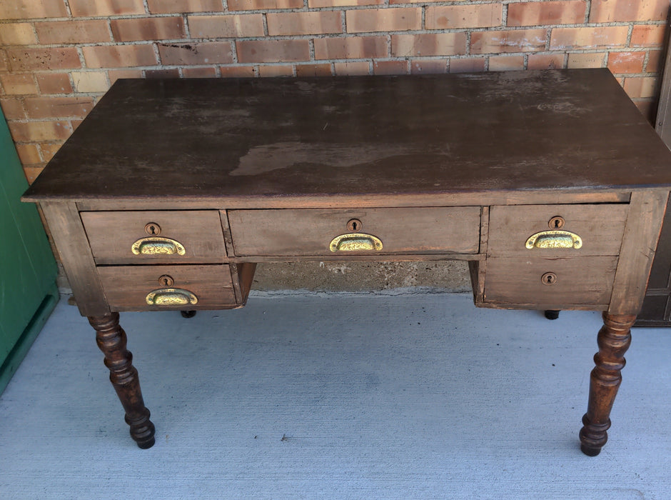 LOUIS PHILIPPE SMALL WRITING DESK IS FOUND