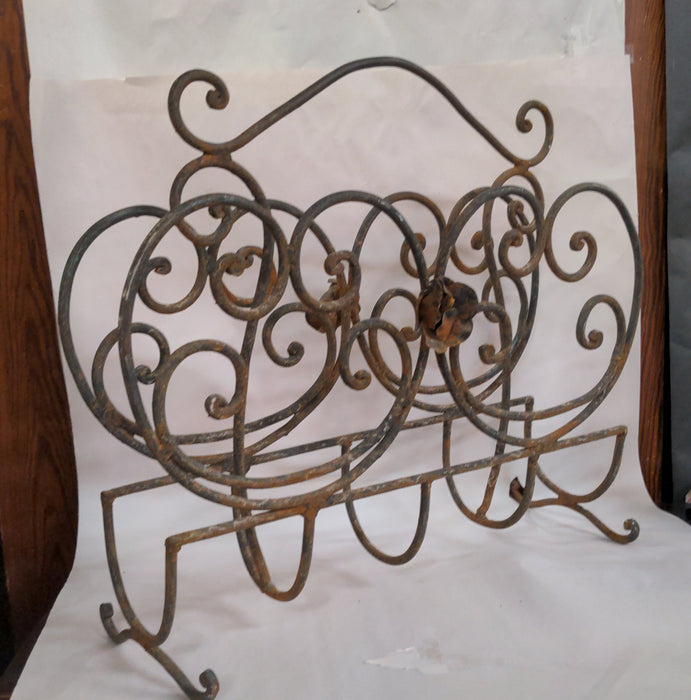 WROUGHT IRON MAGAZINE RACK