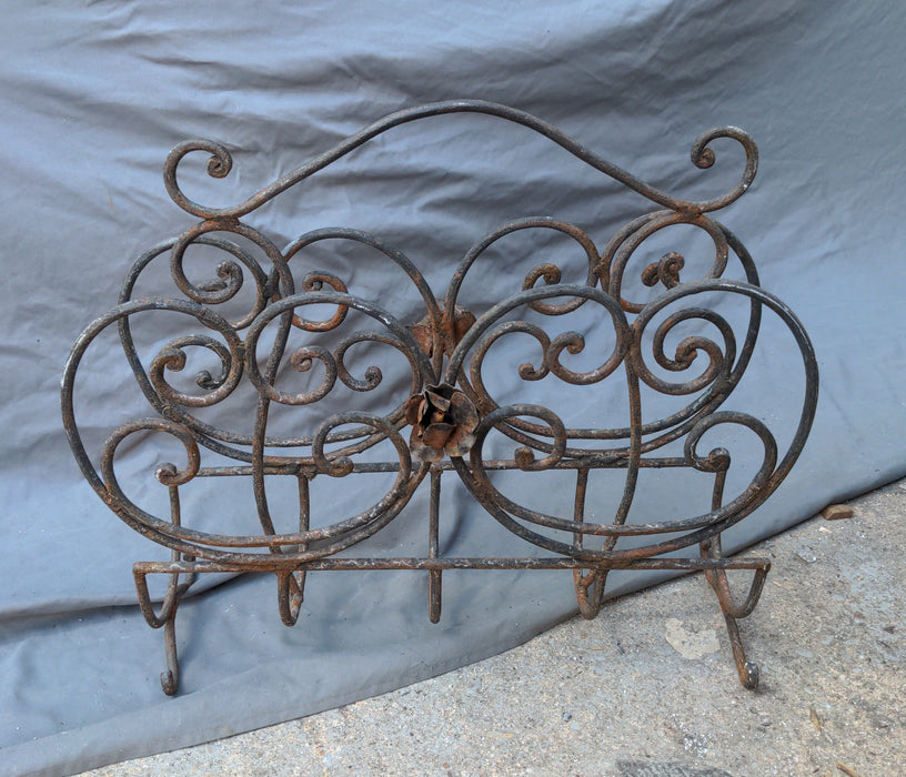 WROUGHT IRON MAGAZINE RACK