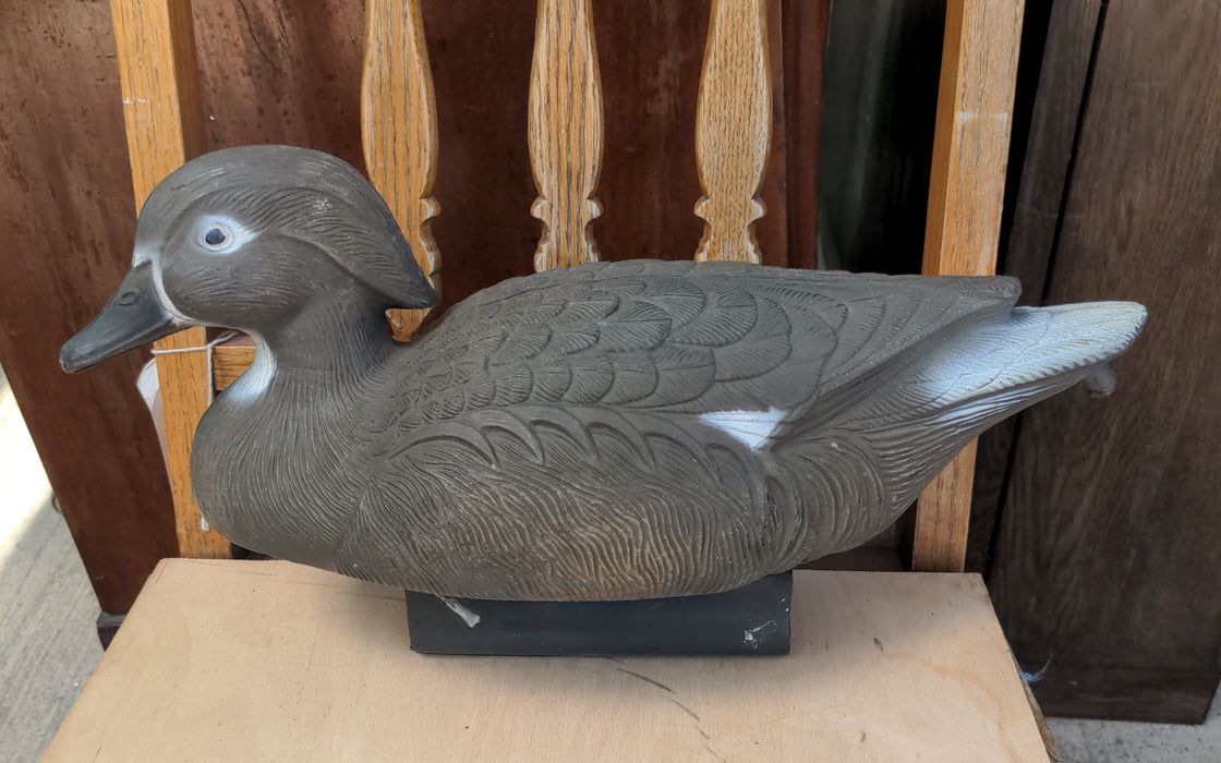 PLASTIC FLOATING DUCK DECOY