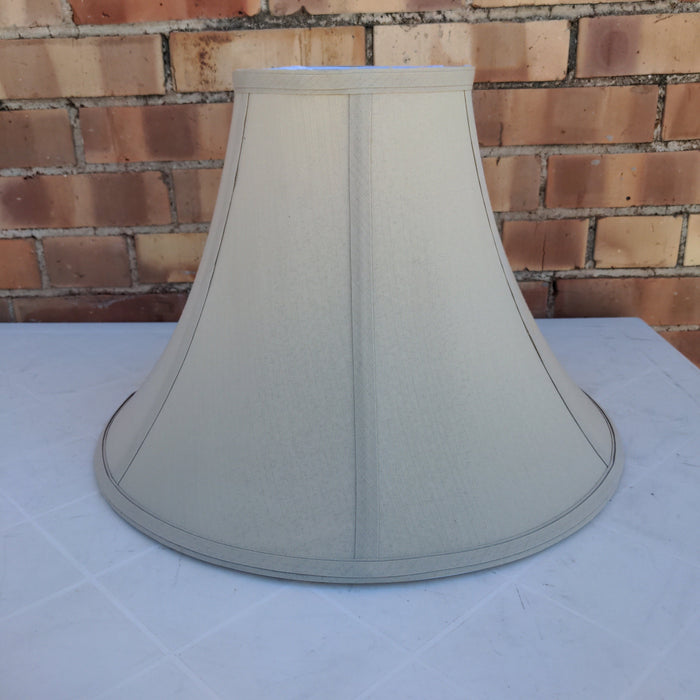 SMALL FLARED LINEN SHADE