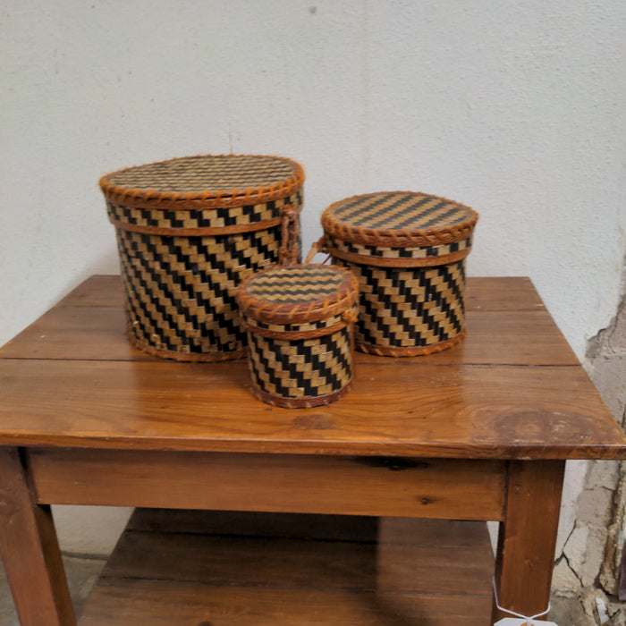SET OF 3 NESTING ROUND LEATHER BOXES