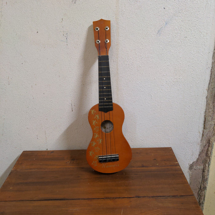SMALL VINTAGE UKELELE