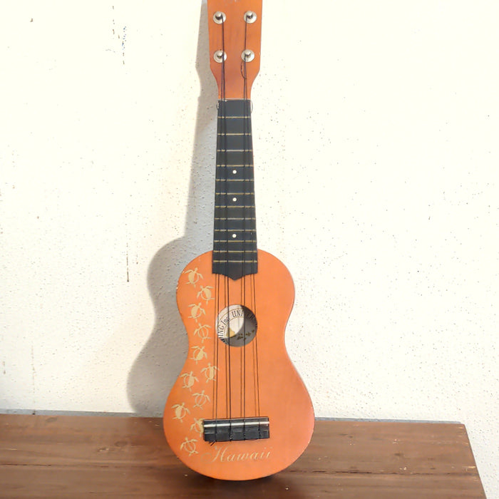 SMALL VINTAGE UKELELE
