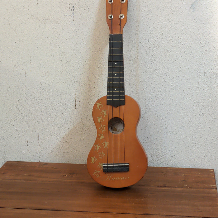 SMALL VINTAGE UKELELE