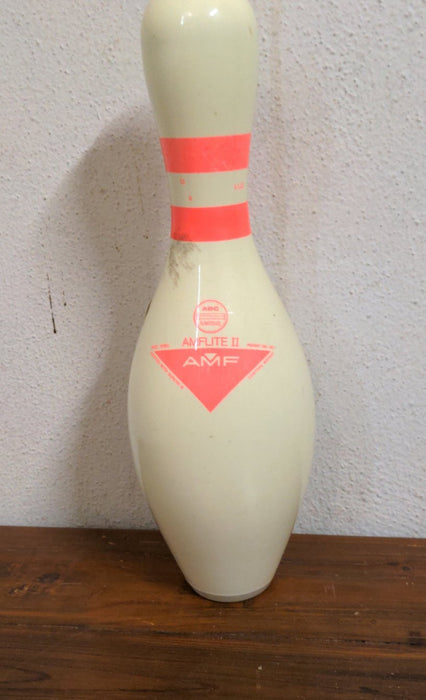 VINTAGE BOWLING PIN