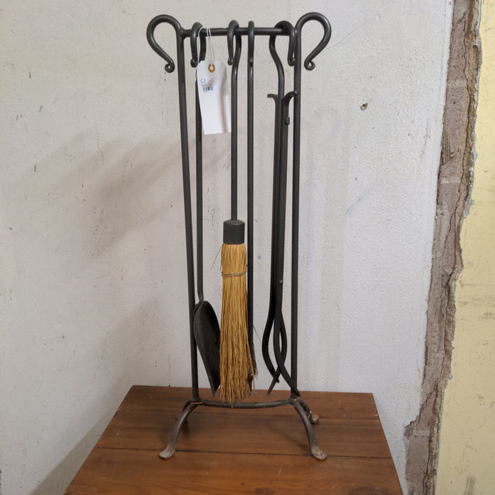 BLACK WROUGHT IRON FIRE TOOL SET