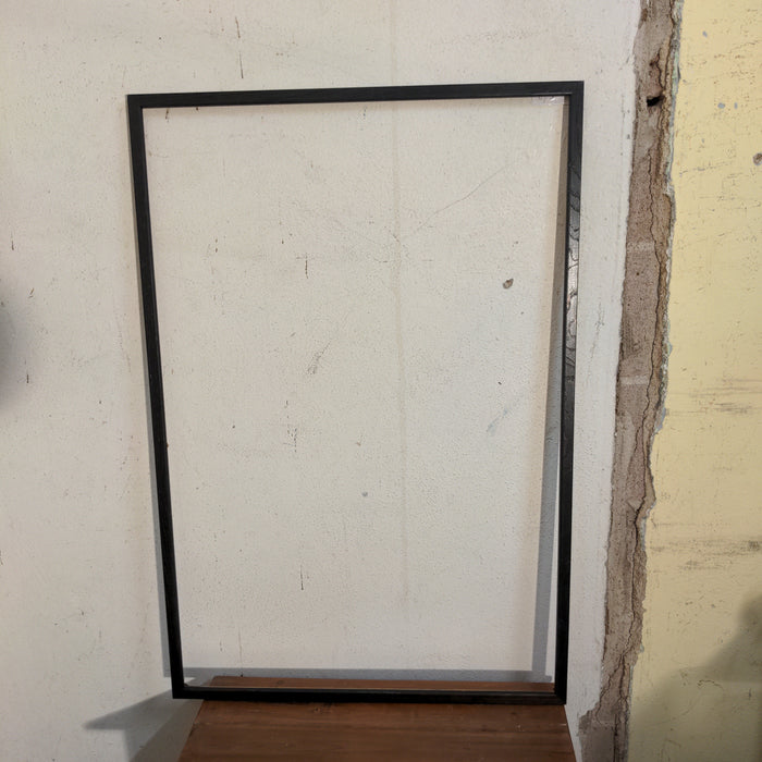 SIMPLE BLACK MODERN FRAME