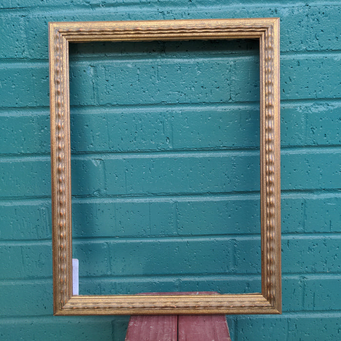 SMALL GOLD BRAIDED FRAME