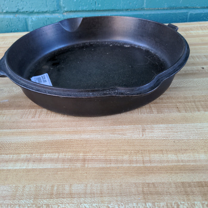 WAGNER #8 MEDIUM CAST IRON SKILLET