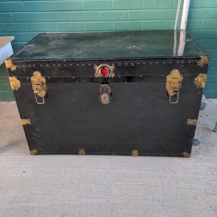 BLACK STEAMER TRUNK