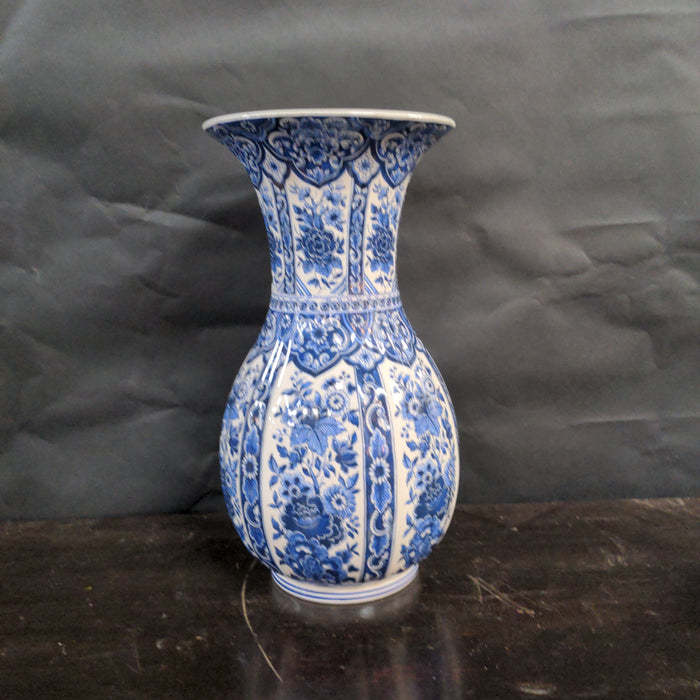 BLUE & WHITE PORCELAIN DELFT VASE