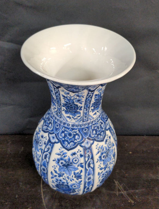 BLUE & WHITE PORCELAIN DELFT VASE