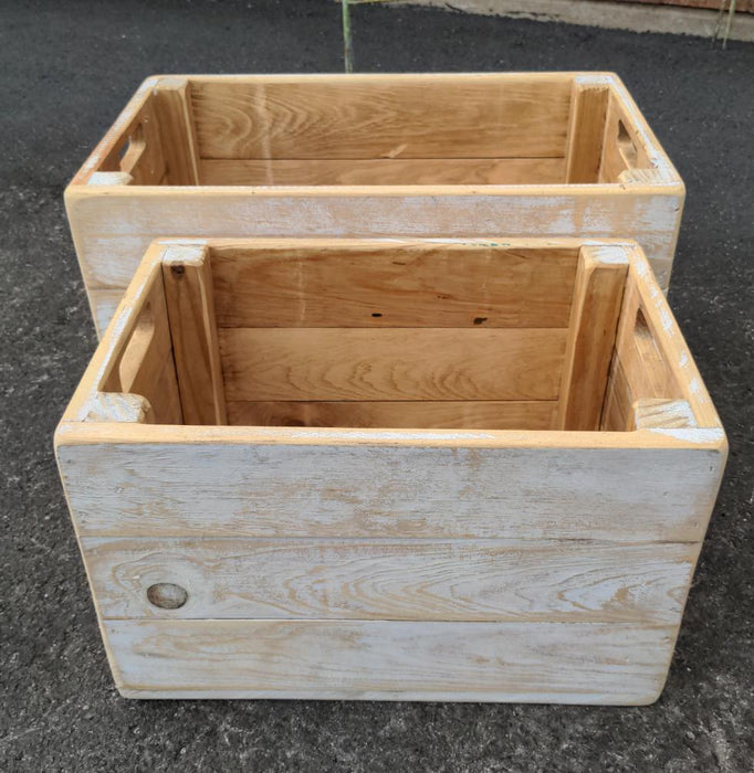 SET OF TWO NESTED WOOD BOXES WITH WHITE WASH