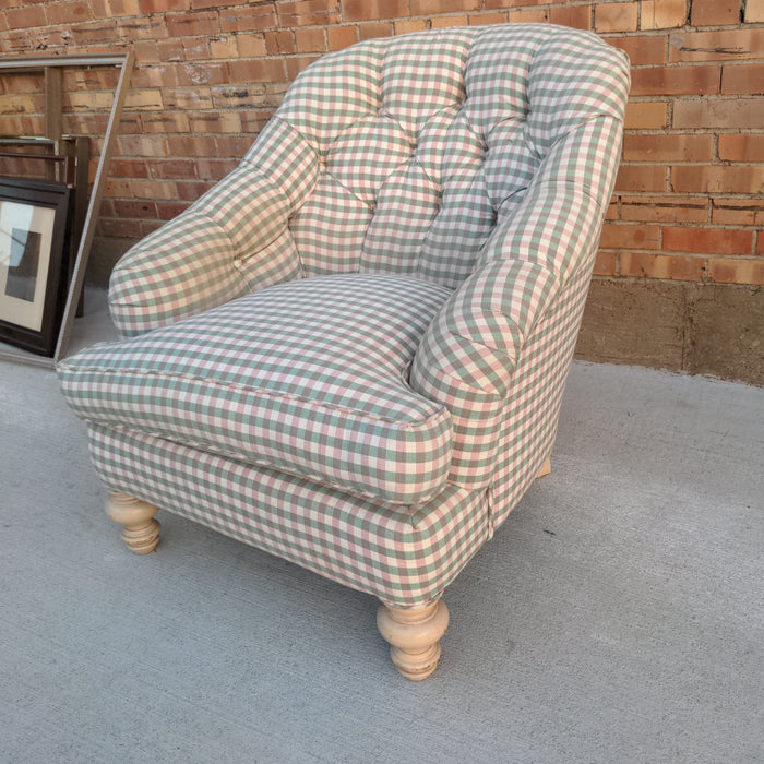 UPHOLSTERED CLUB CHAIR WITH OTTOMAN