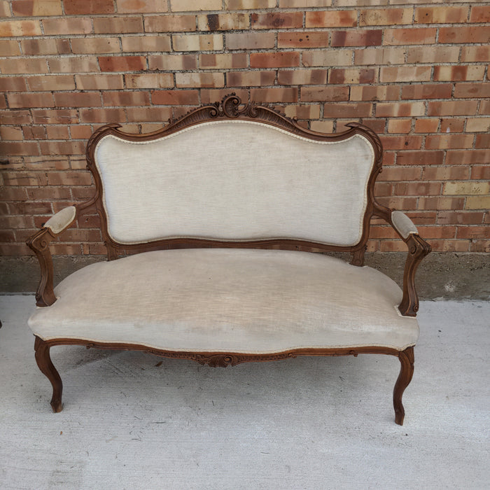 LOUIS XV WALNUT SETTEE