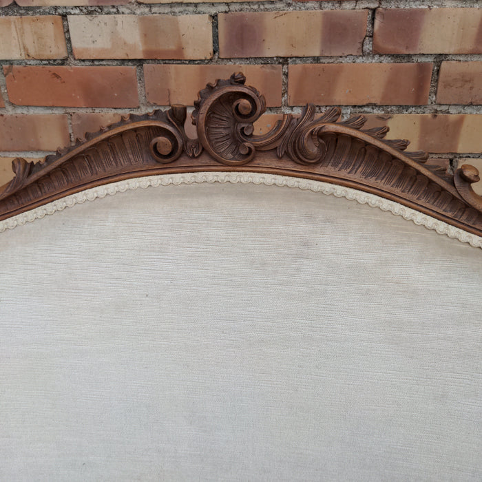 LOUIS XV WALNUT SETTEE