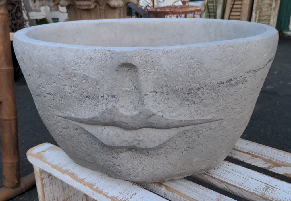 LARGE LIPS CONCRETE PLANTER