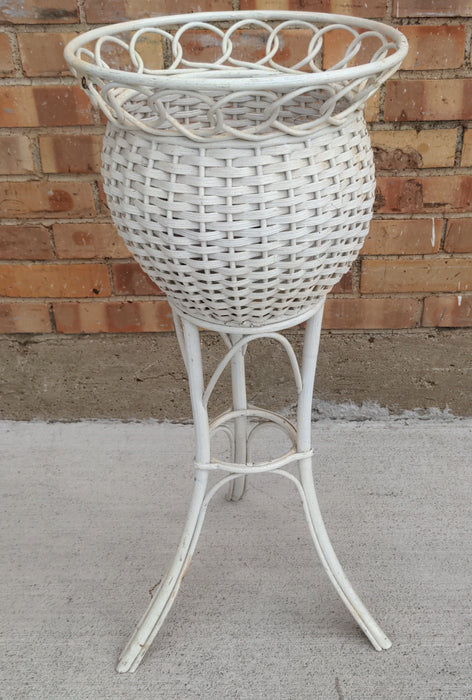 WHITE WICKER BULBOUS PLANT STAND