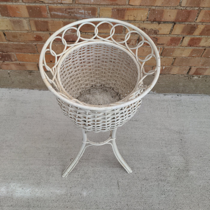 WHITE WICKER BULBOUS PLANT STAND
