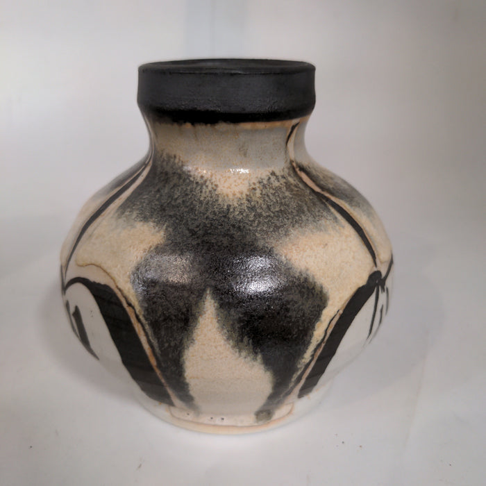 CREAM CHARCOAL AND WHITE GLAZED STUDIO POTTERY VASE