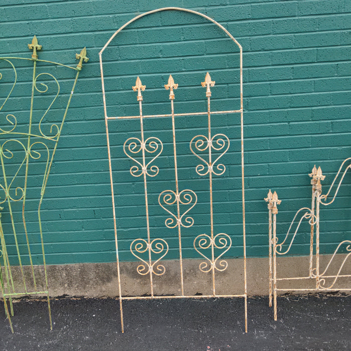 IVORY ARCHED IRON TRELLIS