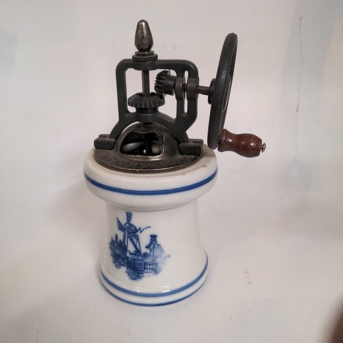 DELFT GRINDER