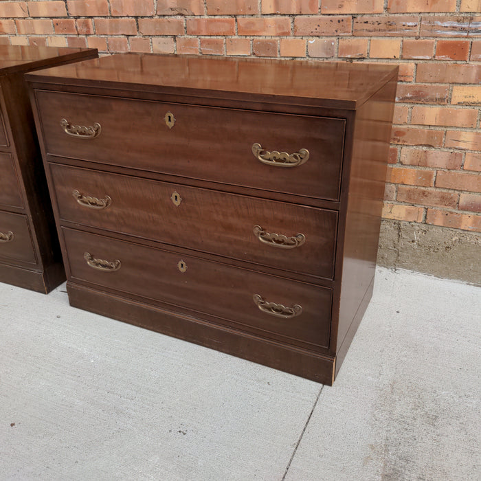 PAIR OF MAHOGANY MID CENTURY FEDERAL STYLE 3 DRAWER CHESTS