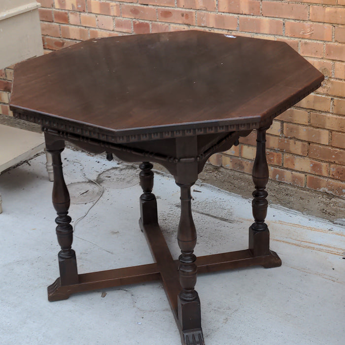 AMERICAN KITTINGER OCTAGONAL WALNUT OCCASIONAL TABLE