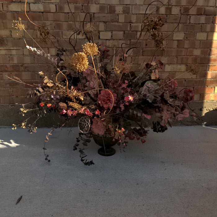 LARGE DRIED FLORAL ARRANGEMENT IN BRASS POT