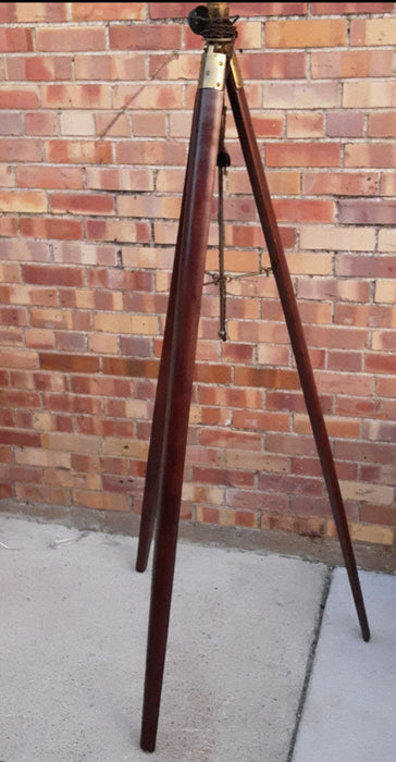 TRIPOD FLOOR LAMP