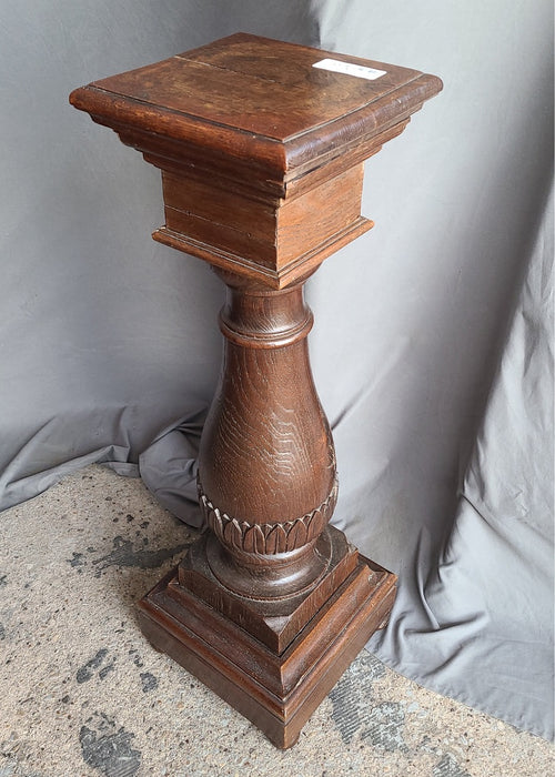 HEAVY OAK POST PLANT STAND