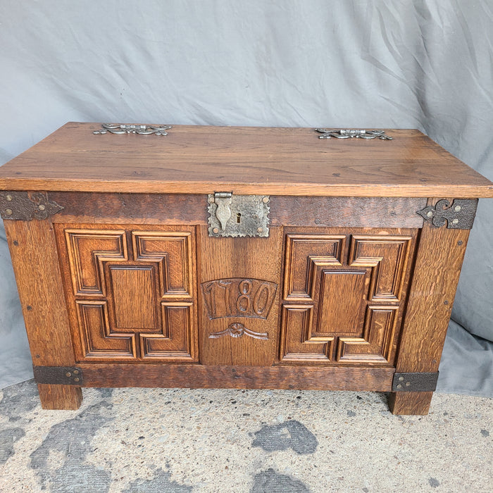 SMALL FLEMISH OAK COFFER WITH IRON HINGES