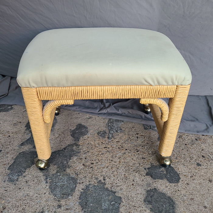 UPHOLSTERED WICKER STOOL ON CASTERS