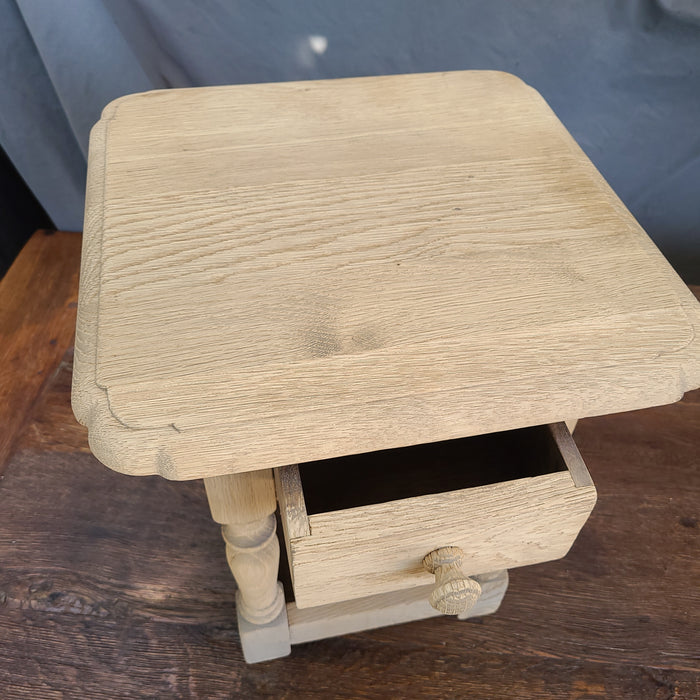 TINY RAW OAK DRAWER STAND