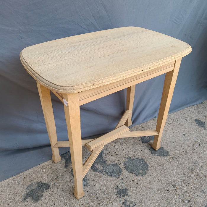 ARTS AND CRAFTS RAW OAK LAMP TABLE WITH MCMURDO FEET