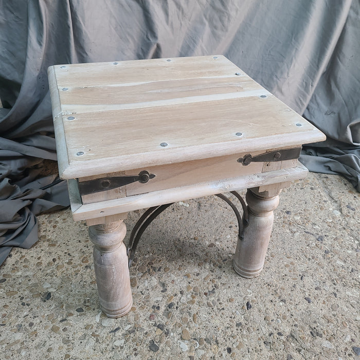 WHITE WASHED RUSTIC TABORET