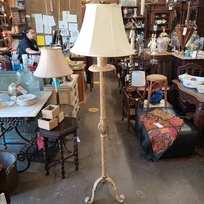 METAL FLOOR LAMP WITH GOLD LEAF