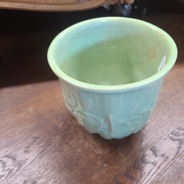 LIGHT GREEN MCCOY 6" PLANTER WITH FOLIATE TEXTURE