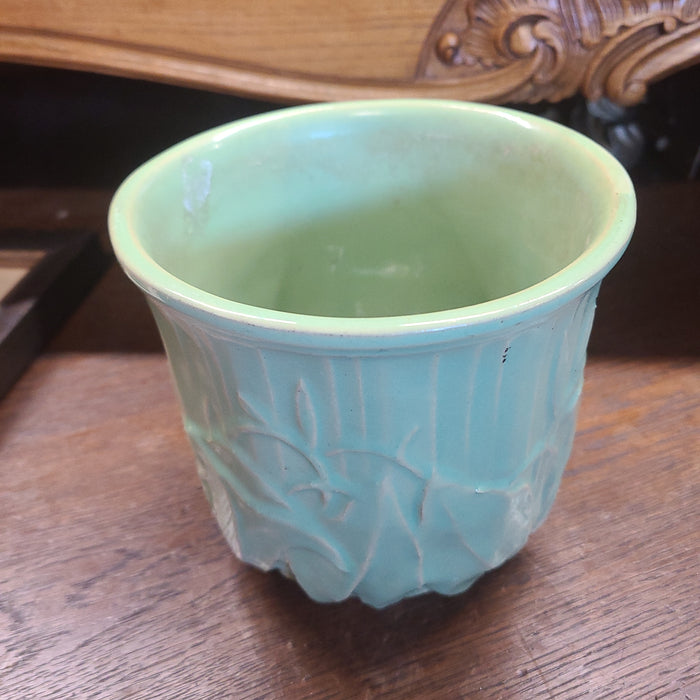 LIGHT GREEN MCCOY 6" PLANTER WITH FOLIATE TEXTURE